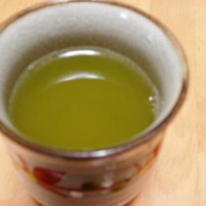 ちょっと緑茶が濃かったかしら…。でも柚子のとってもいい香り。一日の始まりにほんわかな気分になれました。ごちそうさまでした♪